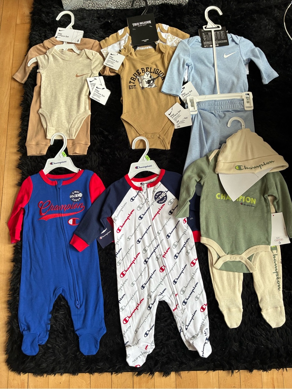 Nike Baby Bodysuit Set in Light Blue and Tan